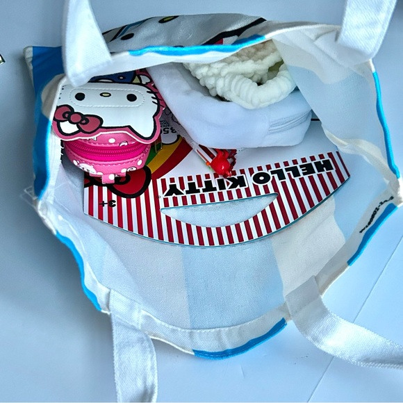 ❤️(HK0020) Hello Kitty Lover’s Adorable Blue & White Tote 10-Piece Fun Bundle! - Picture 3 of 16